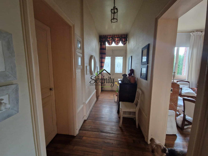 Maison - 180 m² - 8 pièces