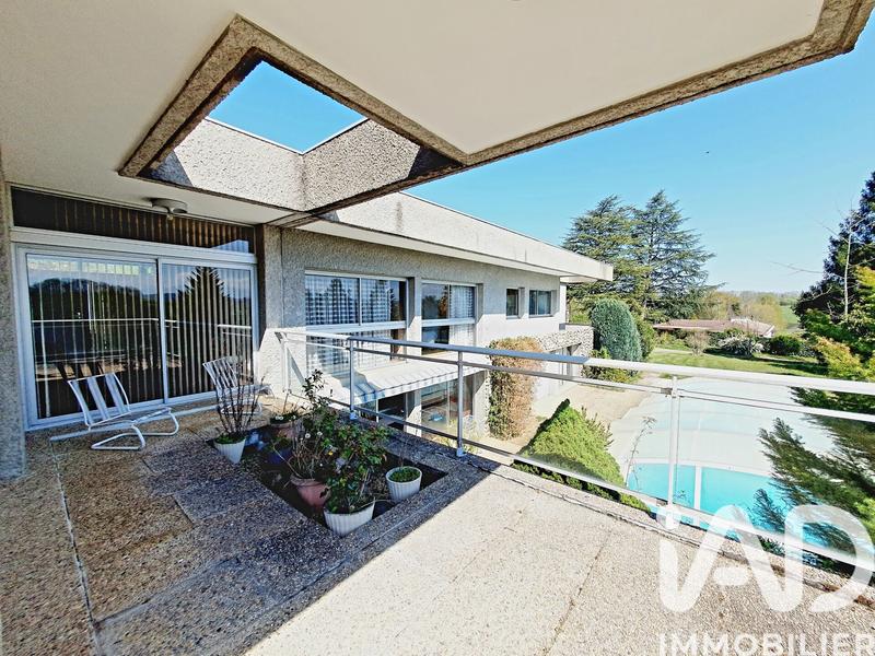 Maison de maîtres - 320 m² - 10 pièces