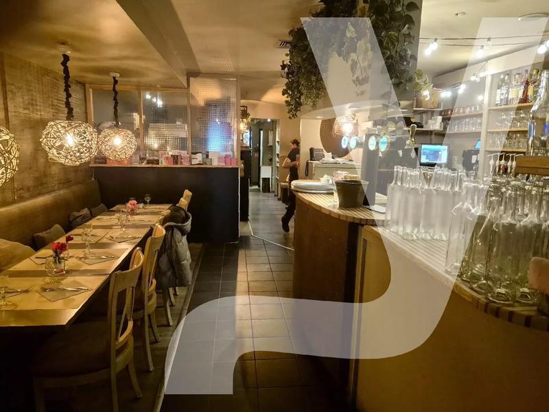 Local commercial - 263 m² - 5 pièces