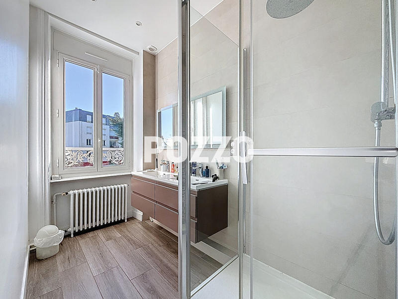 Maison - 190 m² - 8 pièces