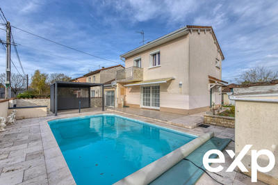 Maison - 121 m² - 7 pièces