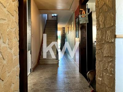 Maison - 260 m² - 6 pièces