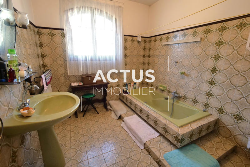 Maison - 140 m² - 6 pièces