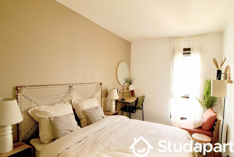 Chambre - 13 m² - 1 pièce