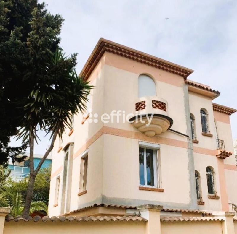 Maison - 226 m² - 9 pièces