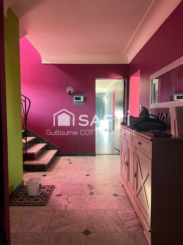 Maison - 242 m² - 6 pièces