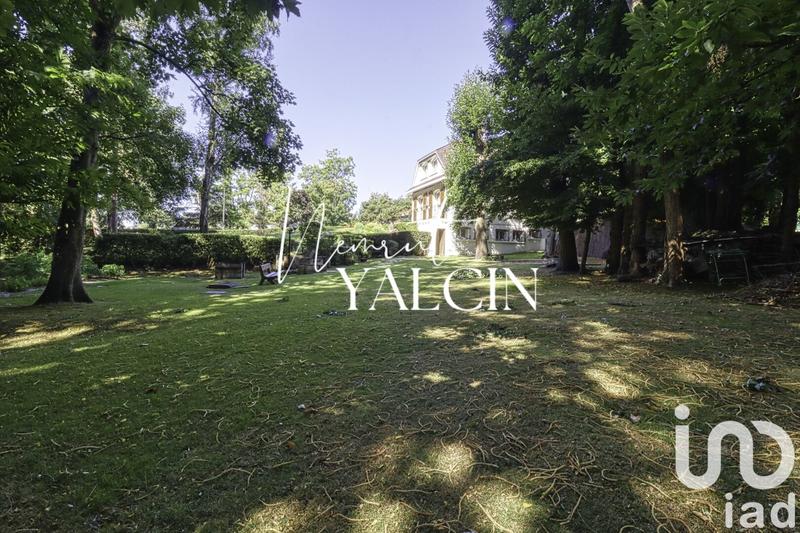 Maison - 233 m² - 8 pièces