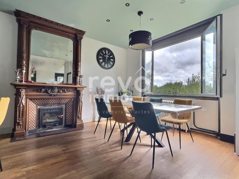 Maison - 203 m² - 7 pièces