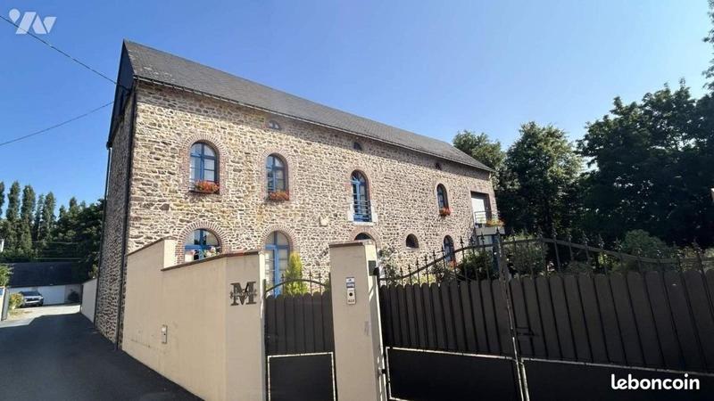 Propriété - 297 m² - 8 pièces