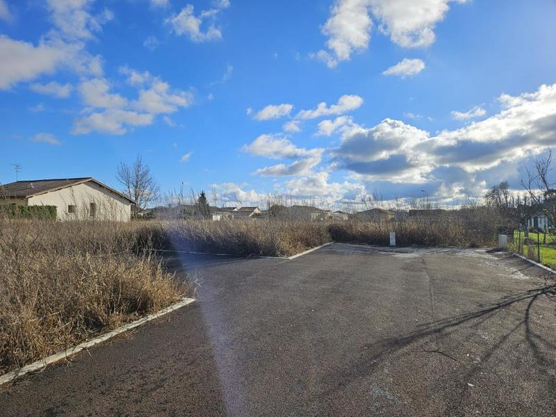 Terrain constructible - 750 m²