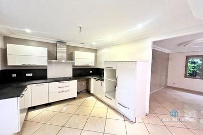 Maison traditionnelle - 114 m² - 4 pièces