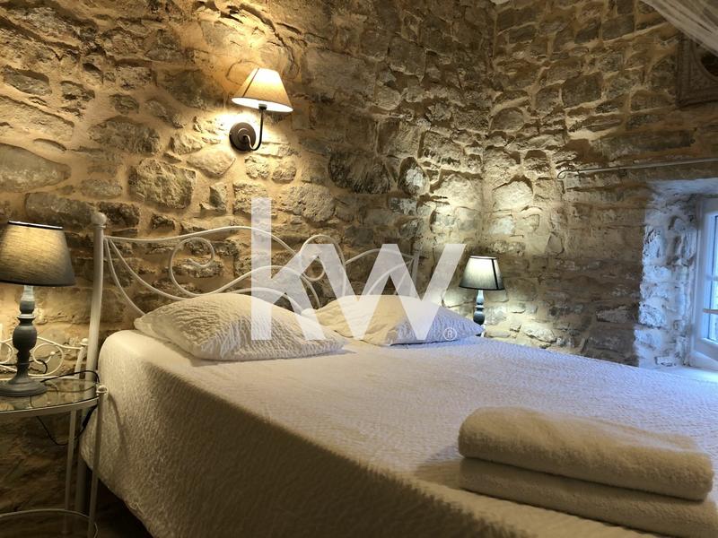 Maison - 181 m² - 6 pièces