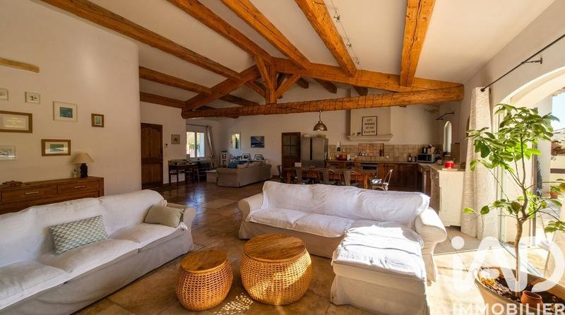 Maison - 230 m² - 8 pièces