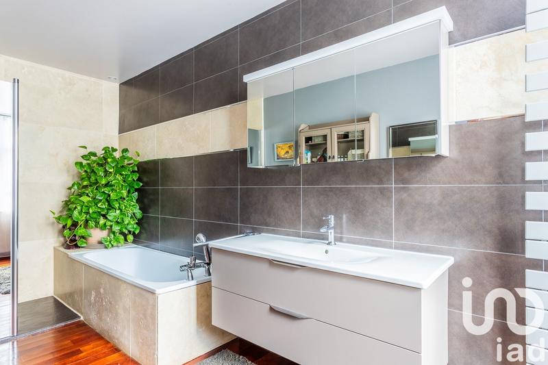 Maison - 314 m² - 10 pièces