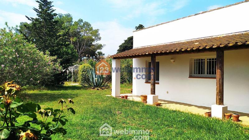 Maison - 320 m² - 10 pièces