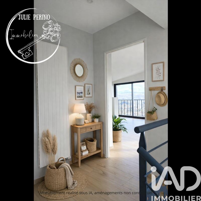 Maison - 248 m² - 8 pièces