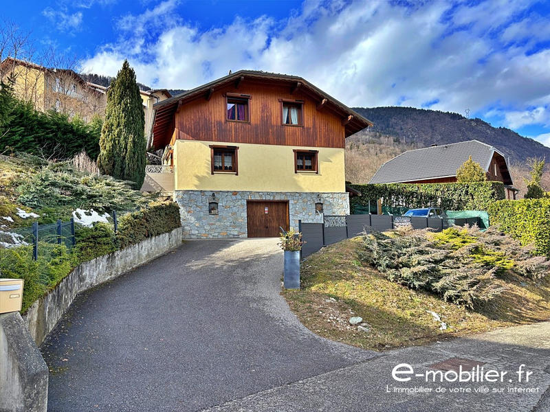 Maison - 136 m² - 5 pièces