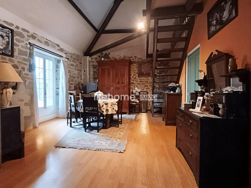 Maison - 200 m² - 6 pièces