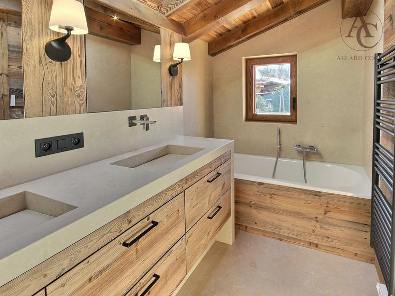 Châlet - 320 m² - 9 pièces