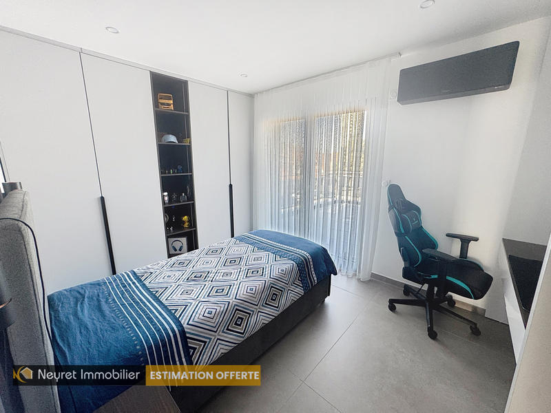 Maison - 237 m² - 9 pièces