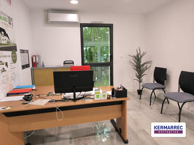 Bureau - 339 m²