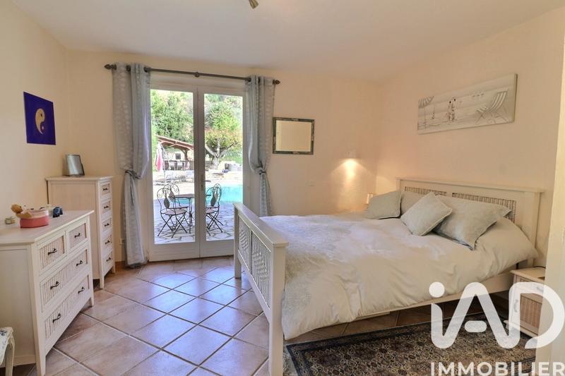 Maison - 187 m² - 5 pièces