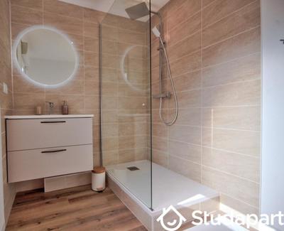 Chambre - 9 m² - 1 pièce