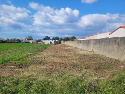 Terrain constructible - 674 m²