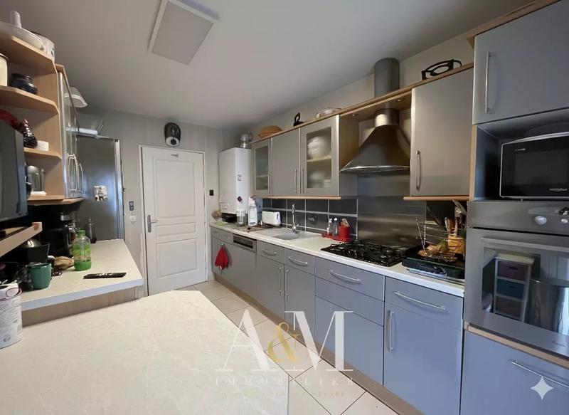 Appartement - 90 m² - 4 pièces