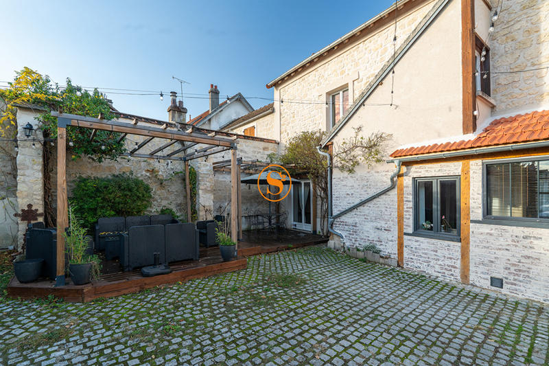 Maison - 183 m² - 7 pièces
