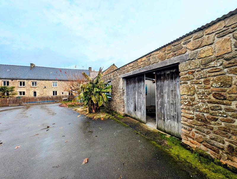 Maison - 213 m² - 7 pièces