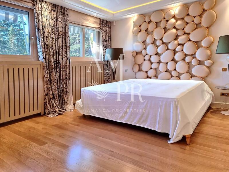 Appartement - 285 m² - 8 pièces