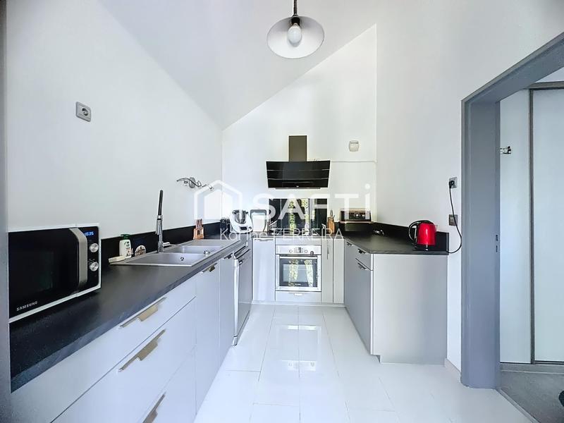 Maison - 92 m² - 5 pièces