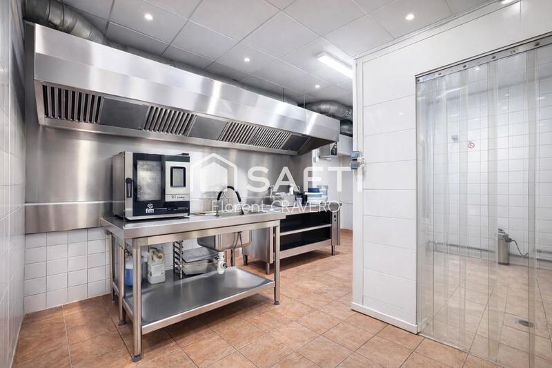 Local commercial - 120 m² - 6 pièces