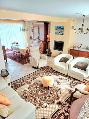 Maison traditionnelle - 155 m² - 6 pièces