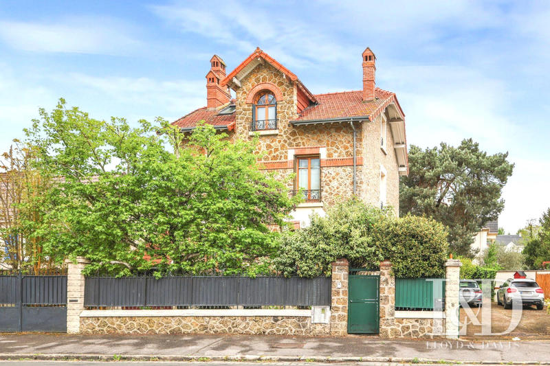 Maison - 170 m² - 6 pièces