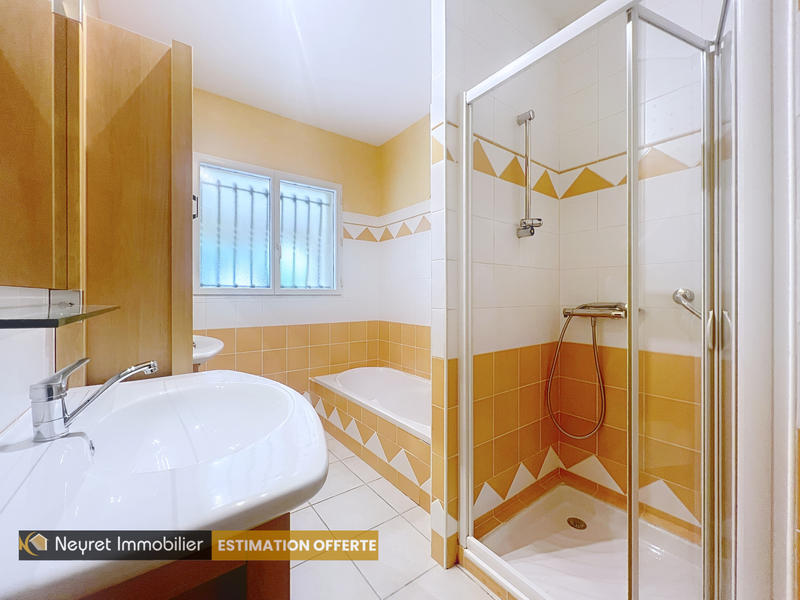 Maison - 105 m² - 5 pièces