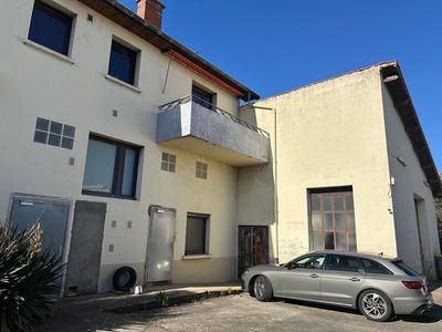 Maison - 372 m² - 12 pièces