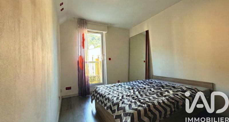 Appartement - 100 m² - 5 pièces