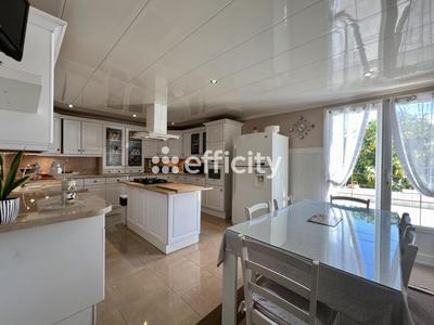 Maison - 197 m² - 7 pièces