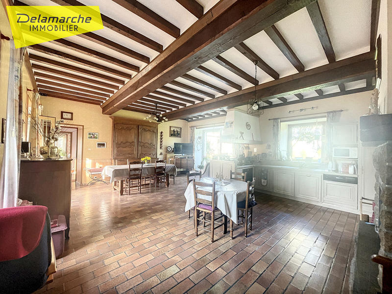 Maison - 231 m² - 7 pièces