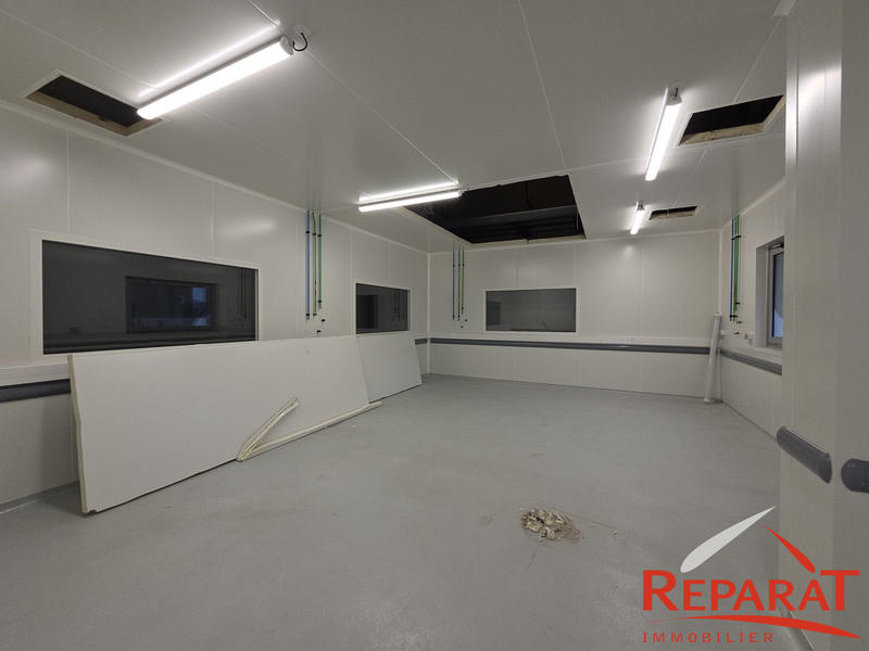 Local commercial - 2 150 m²