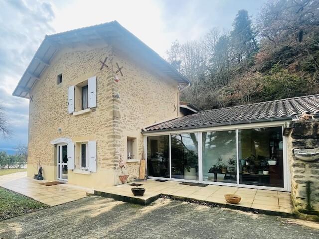 Maison en pierre - 203 m² - 6 pièces