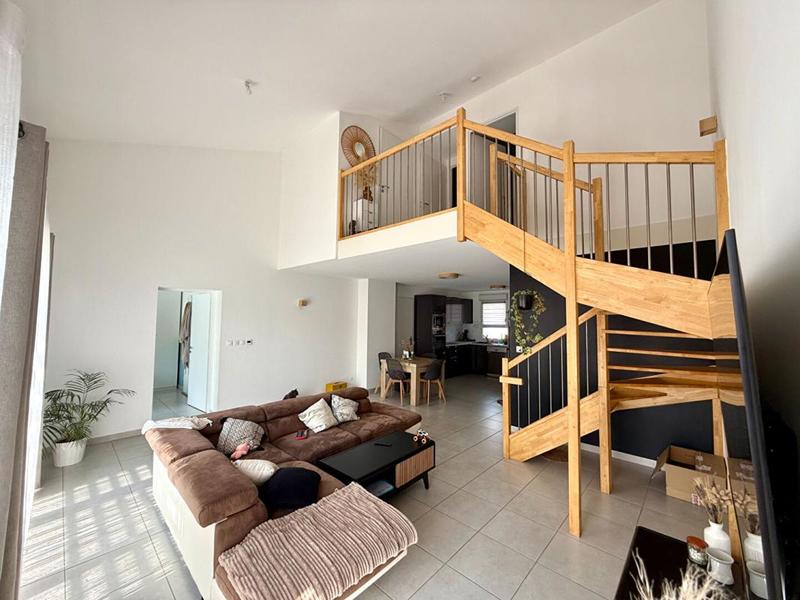 Maison - 98 m² - 4 pièces