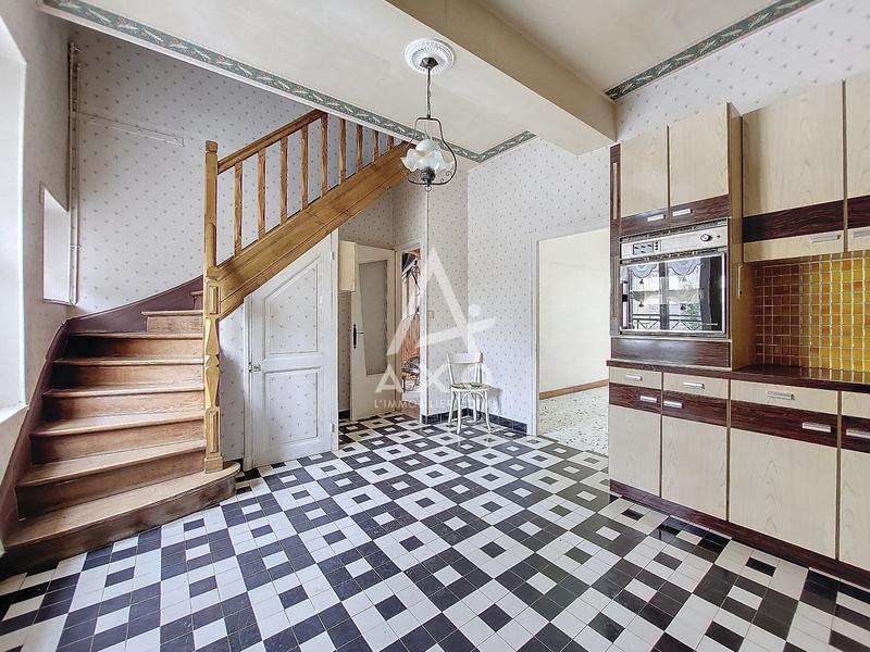 Maison de ville - 210 m² - 9 pièces