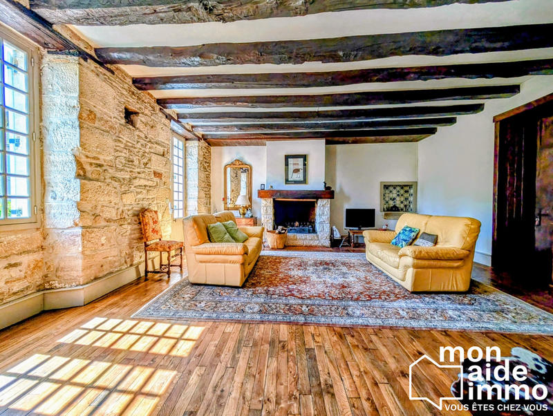 Maison - 176 m² - 8 pièces