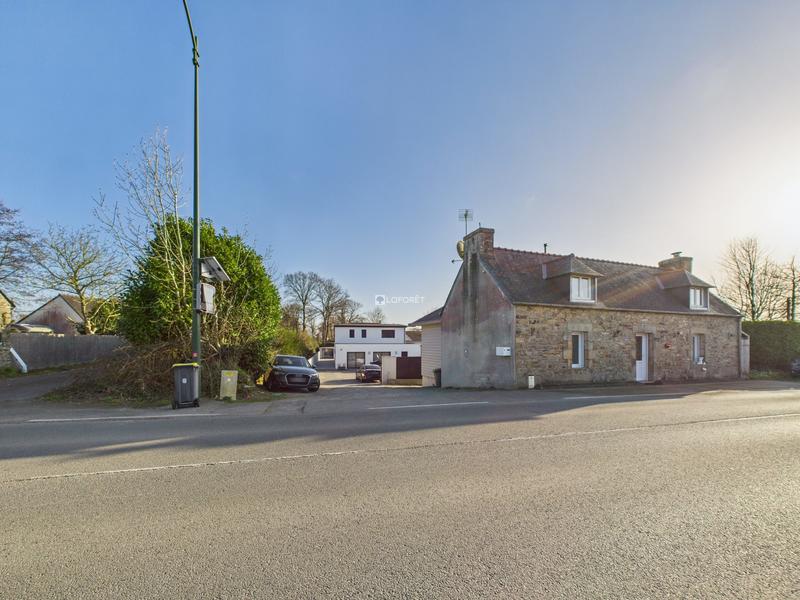 Maison traditionnelle - 90 m² - 4 pièces