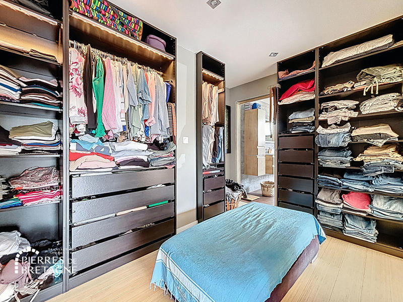 Villa - 221 m² - 8 pièces