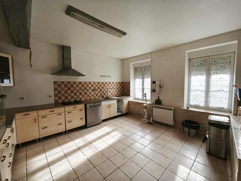 Maison - 211 m² - 8 pièces