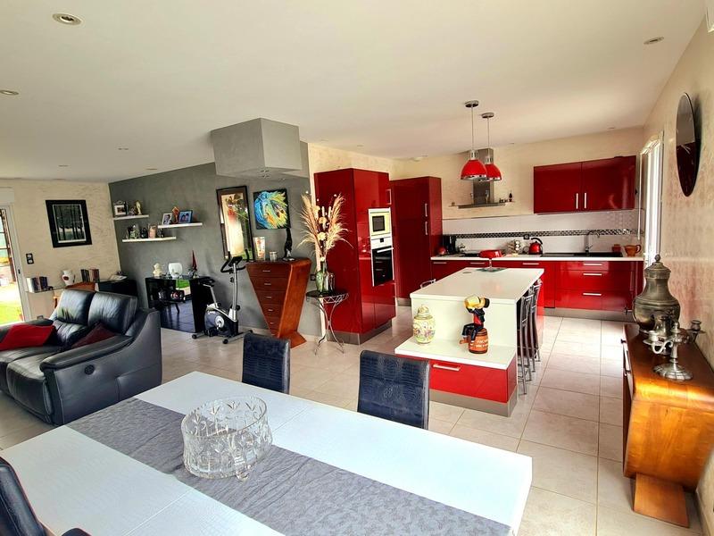 Maison - 106 m² - 4 pièces